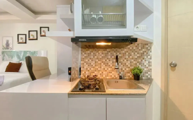 Studio Near Rajawali Station At Amethyst Apartment