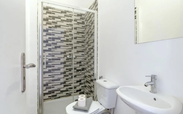 Estrela House II by Homing