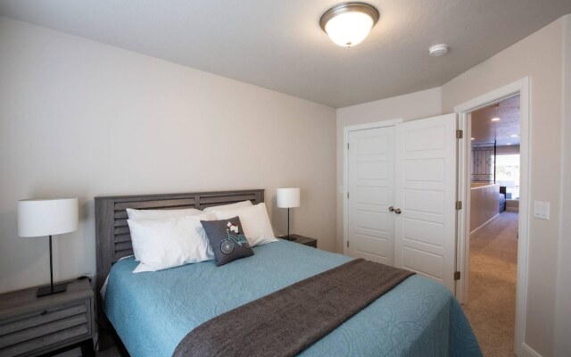 Sunset at Snow Canyon by RedAwning