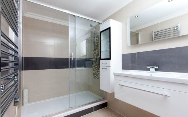 Leith Walk: Lovely Renovated Lower Flat W/parking