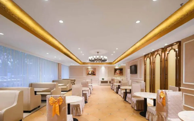Vienna Hotel (Suzhou Wujiang Huayuan Road)