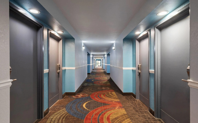 Days Inn by Wyndham Lincoln