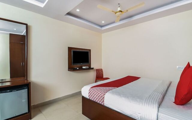 OYO 5485 Hotel Wellfare Marina