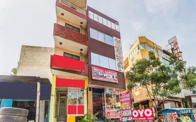 OYO 82163 Hotel Sangam