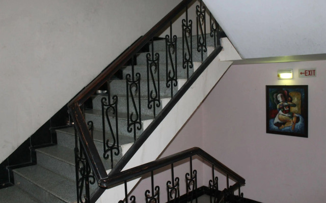 Hotel Apra Inn