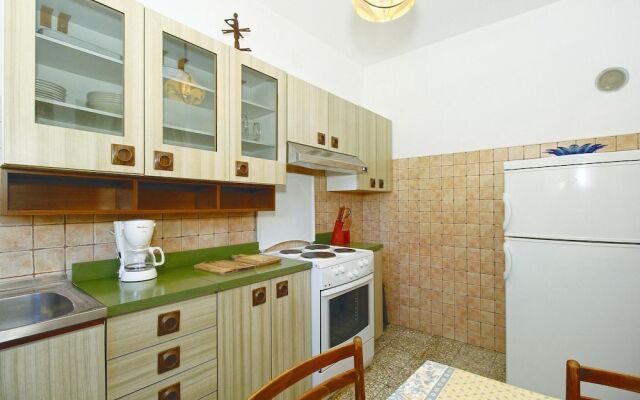 Amazing Apartment in Porec With 2 Bedrooms