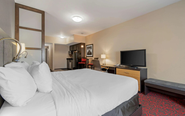 Best Western Plus Eastgate Inn & Suites