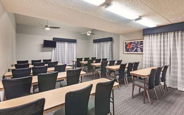 Travelodge by Wyndham Houston Cy-Fair