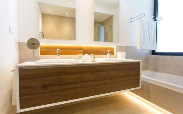 Monte Rei 3 bed Penthouse Apt