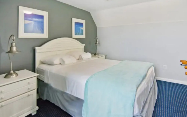 Runaway Beach 3004 B12.202