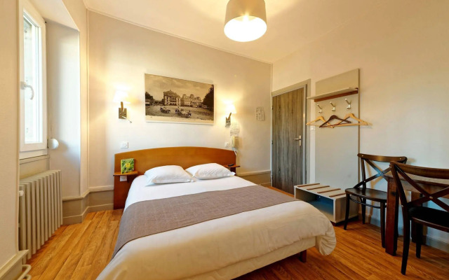 Logis Hôtel Du Commerce Et Touring