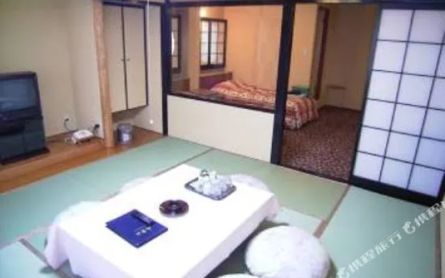 Petit Hotel Yubara Resort