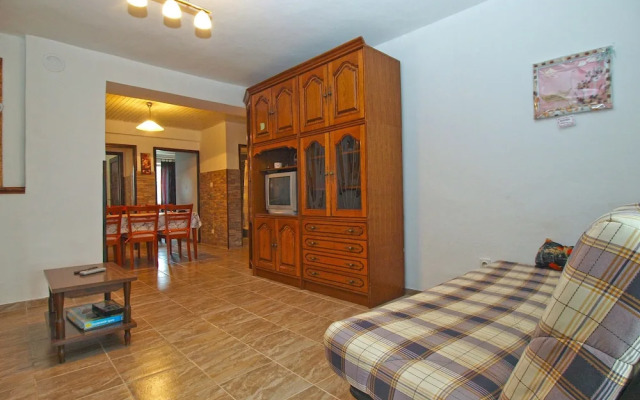 Apartment 1954