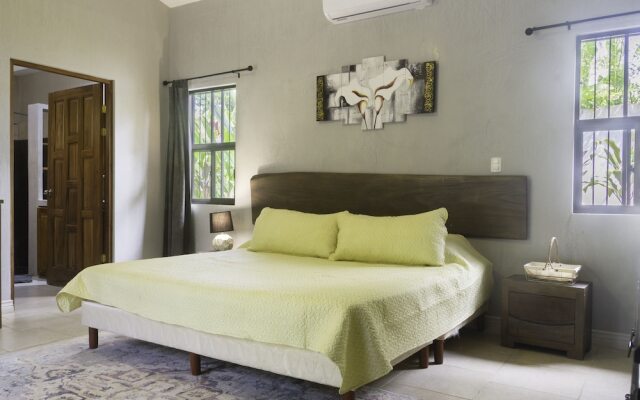 Heart of Jaco: Luxury Villa with Pool by RedAwning