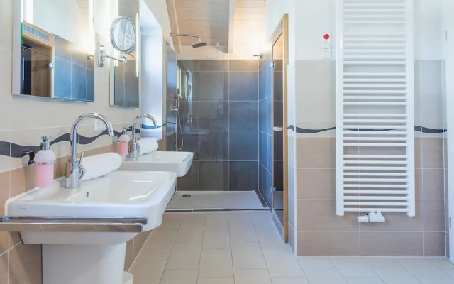 Exklusiv Eingerichtetes Ferienhaus in Strandnahe