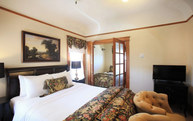 The Charles Pacific Grove - Artfully Designed Inclusive Inn
