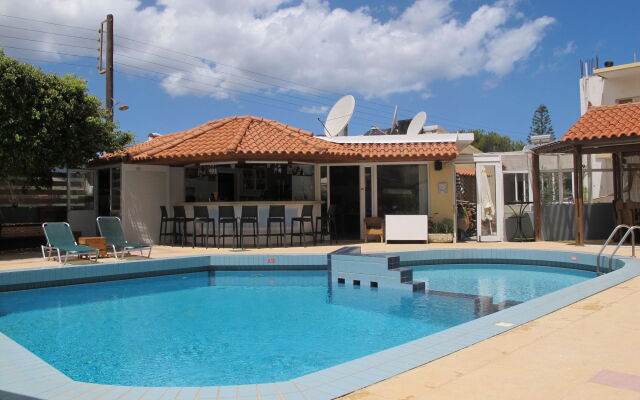 Albatross Studios & Apartments