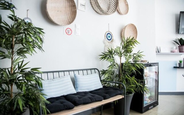 Thanasis Place Hostel