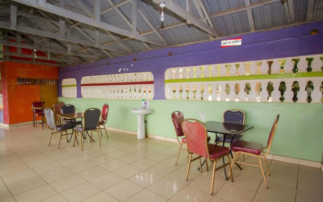 Intercounty Gardens Hotel