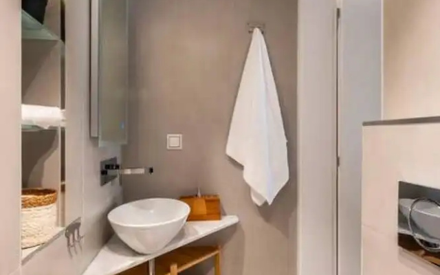 Cozy Nest at Acropolis Footsteps