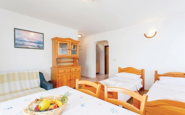 Beautiful Home in Malinska With Wifi and 3 Bedrooms