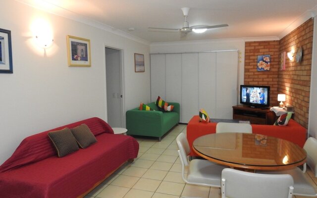 Immaculate First Floor Waterfront Unit Welsby Pde, Bongaree