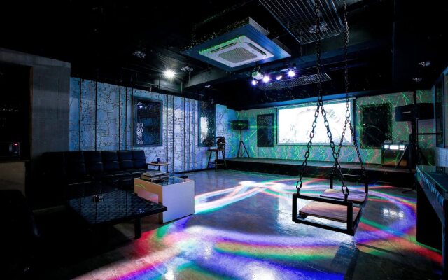 Hotel27