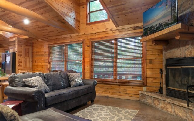 Serenity Forest Cabin With Private Hot Tub and Grill on the Back Deck by Redawning