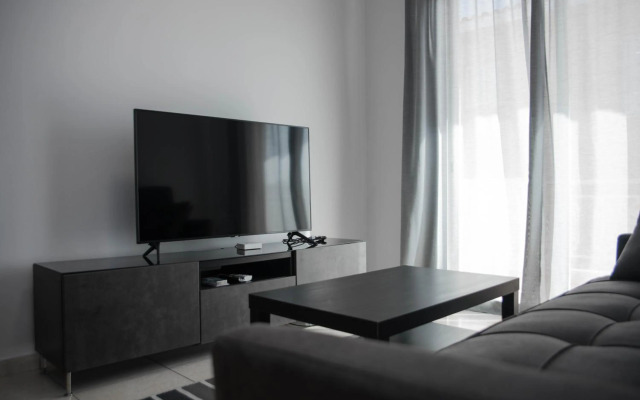 Renovated one bedroom apartment in Paphos with pool