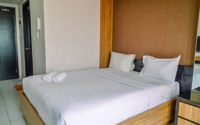 Compact and Modern Studio Room at Casa De Parco Apartment