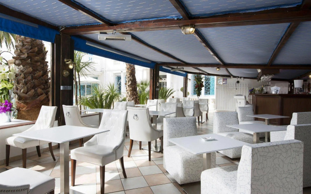 Hotel La Villa Juan Beach