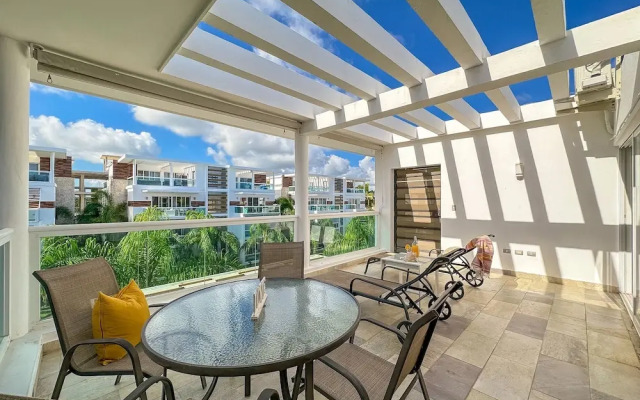 Gorgeous 1 BR PH Apartment w Jacuzzi