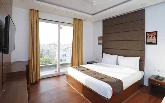 Saavi Hotel Sector- 46
