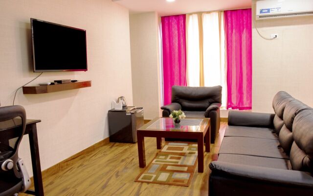 Fabhotel White Castle Sez