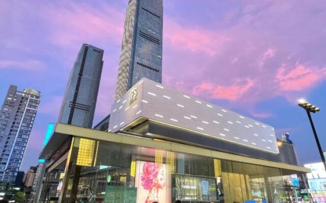 Golden Ju Hotel (Wuyi Square South Gate Subway Station)