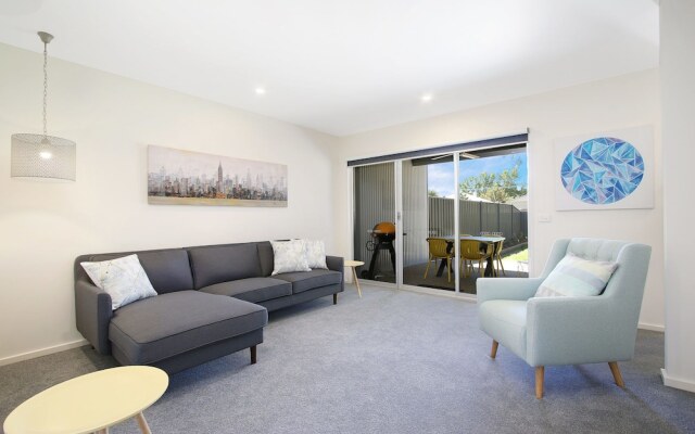 18 on Rayner - swish apartment Myrtleford