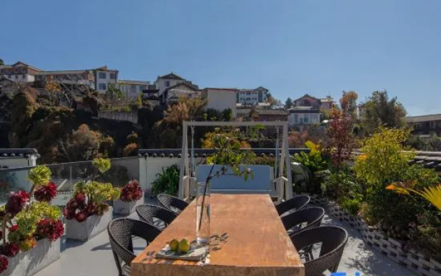 Yinian Huakai Xinian Homestay