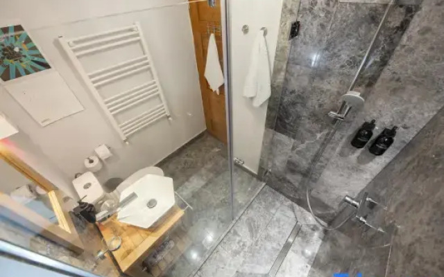 FlamingoHaven | Chic&Renovated 1BRwBalcony | PrimeSpot