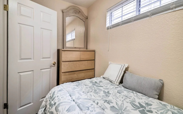 Peaceful Oakland Oasis w/ Private Yard!