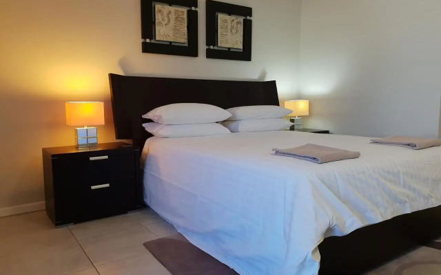 Studio 4 - ground floor Fremantle apartment