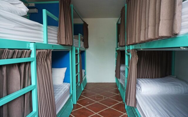 Sea Turtle Hostel - Adults Only