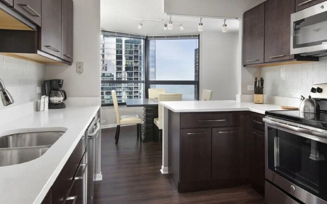 Luxury Suites At North Harbor Tower