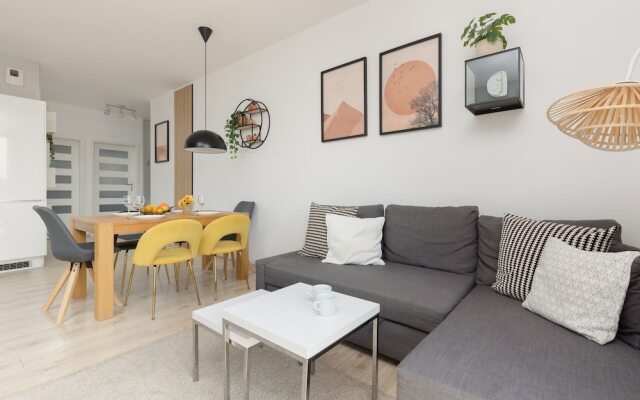 Symboliczna Apartment Warsaw by Renters