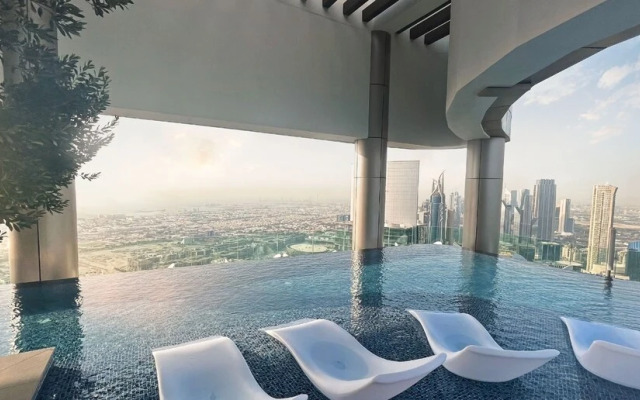 LUX The Paramount Sea View Suite