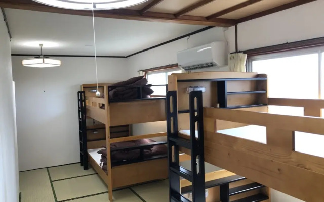 Guesthouse Machikado - Hostel