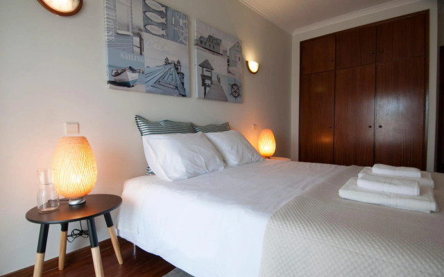 Cozy Beach Front with Rooftop