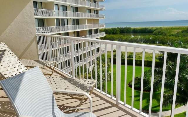 Beachfront Condo With Pool/views From two Balconies