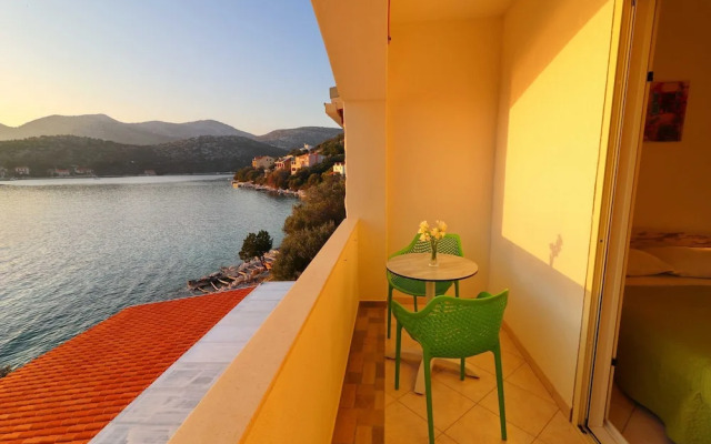 Seafront Apartments Anthony