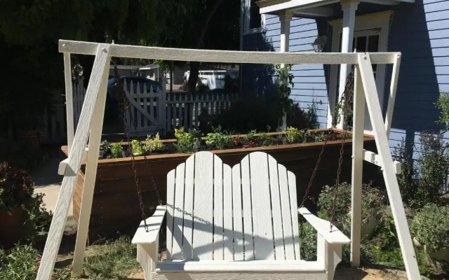 Olallieberry Inn B&B