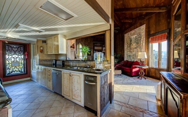 La Villa Vista Bed & Breakfast
